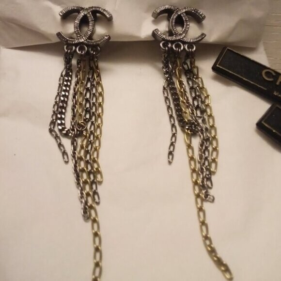 Chanel Clip-on Earrings Gunmetal and Gold Chain Interlocking CC's - Picture 6 of 16